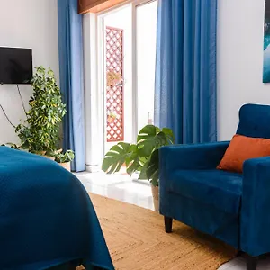 Hillside With Sea View & Fibre Internet Apartamento
